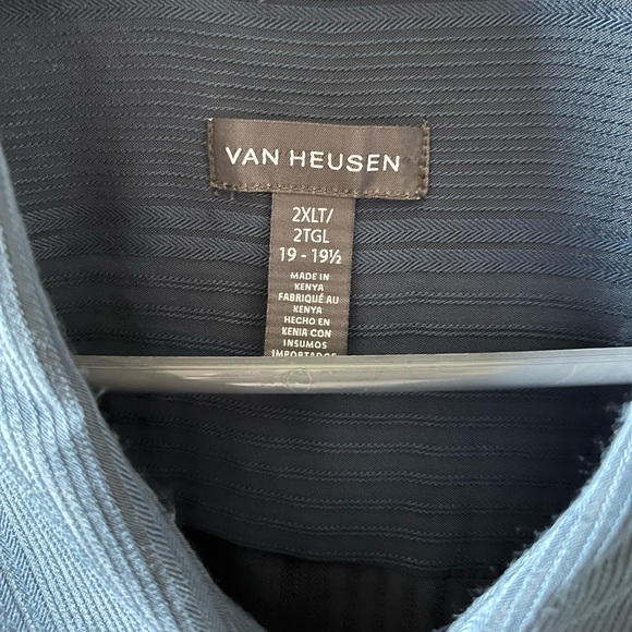 Van Heusen Men’s Button-Down Shirt | 2XLT | Blue | Short Sleeve | Like New - Picture 3 of 4